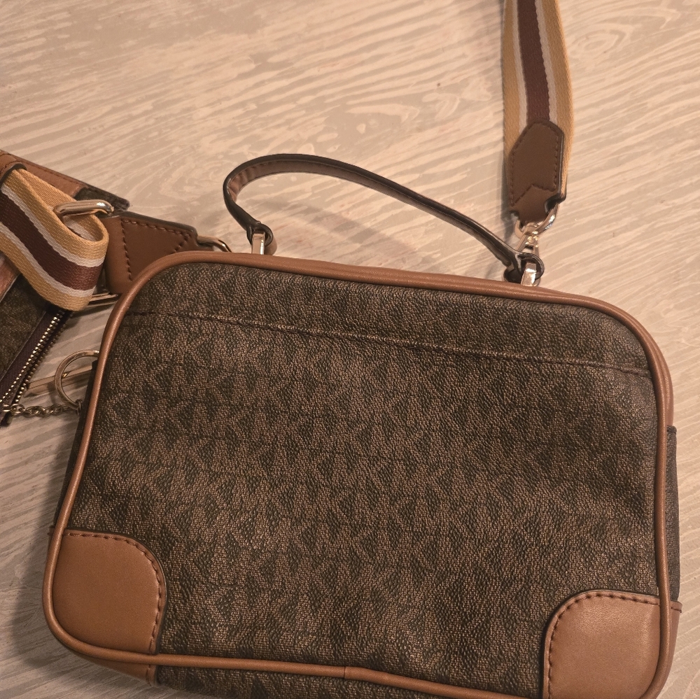 Michael Kors Brown and Tan Messenger Crossbody Bag I.d. Wallet Set - Picture 7 of 7